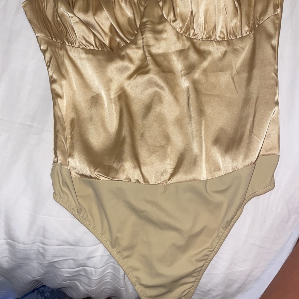 WeWoreWhat Ruched Satin Corset Bodysuit Size 4 NWOT - Picture 3 of 4